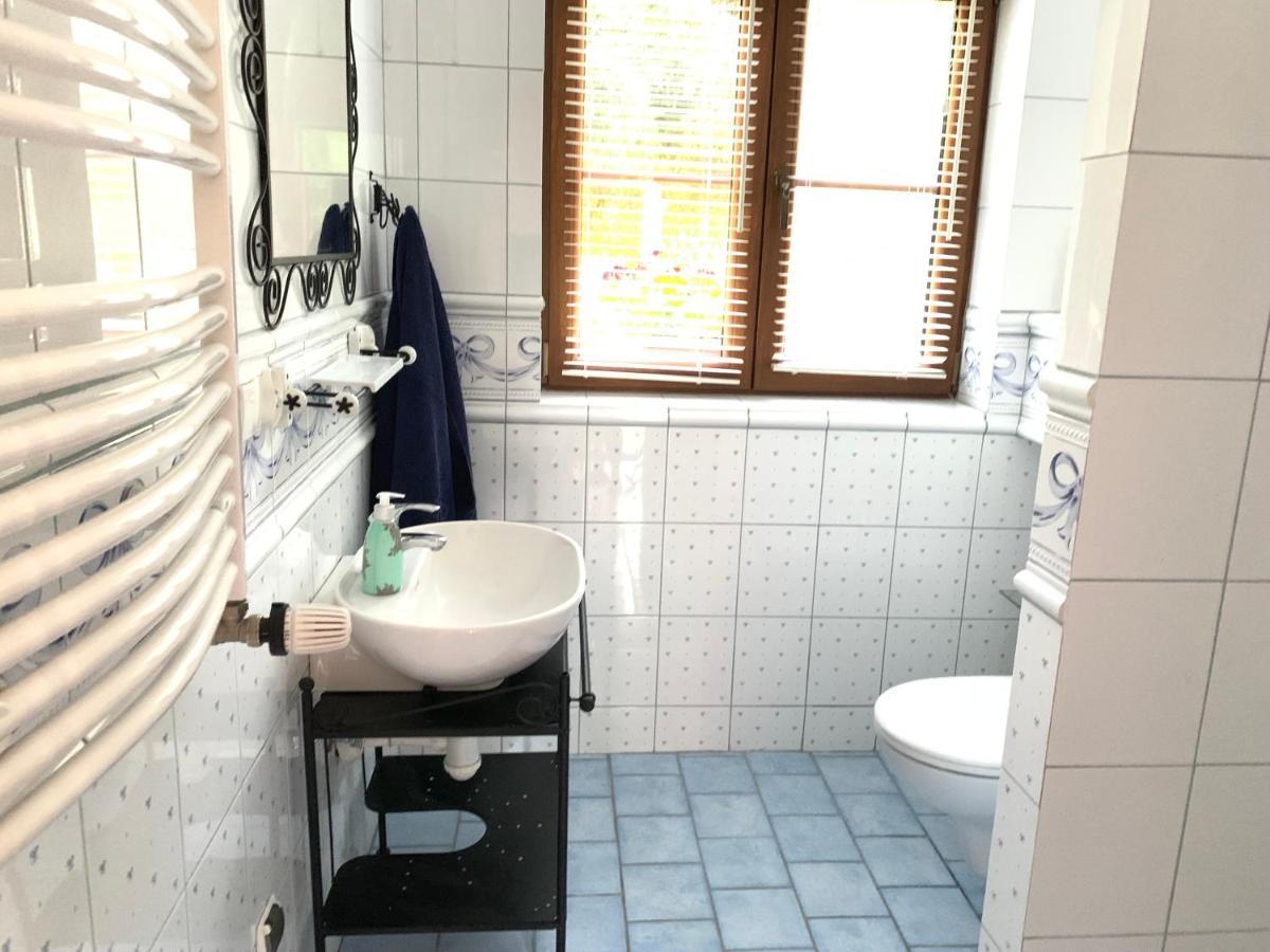 Dom Nad Jeziorem Tajty Giżycko Exterior foto